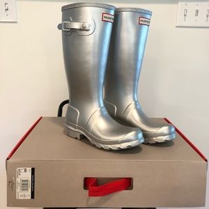 Brand New Silver Size 5 Girls Hunter Boots